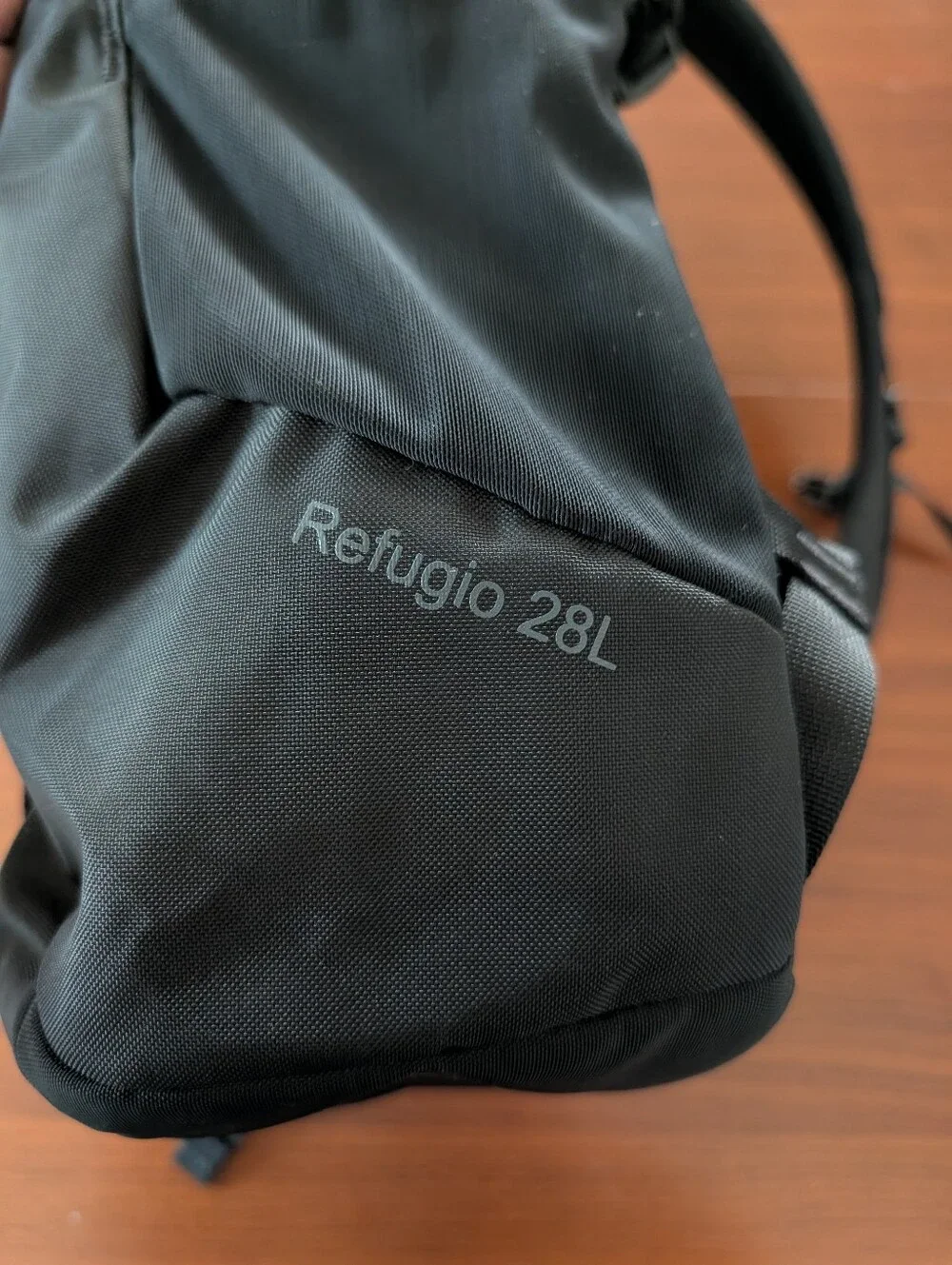 Patagonia Refugio 28L Backpack Black Hiking Everyday Pack Pre Owned W/ Logo